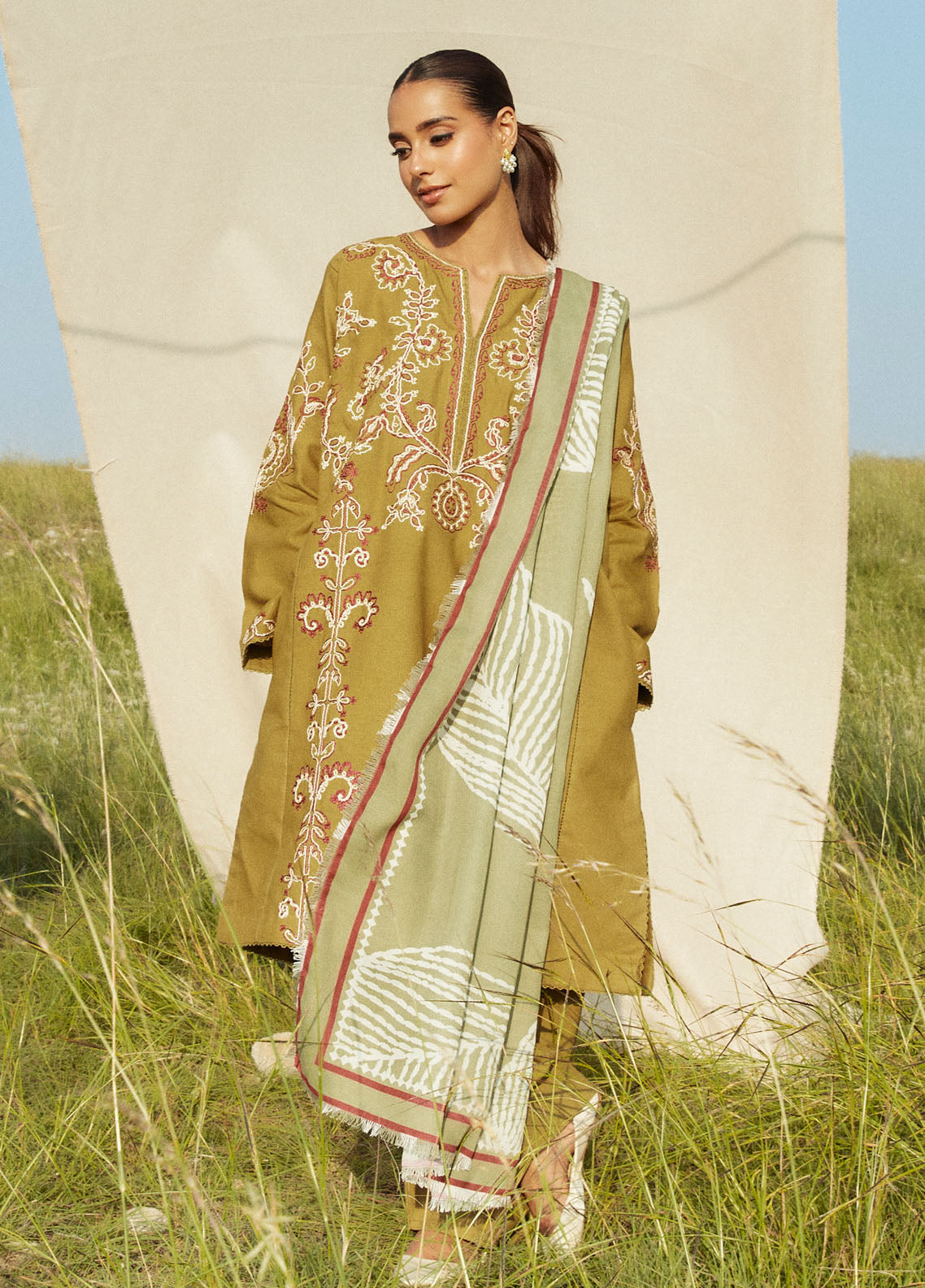 Coco Luxury Winter by Zara Shahjahan Unstitched 3-Piece Suit - CW-ZS-5A