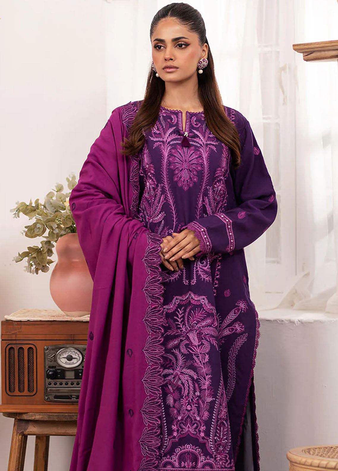 Roheenaz Meraki Winter Unstitched 3-Piece Suit - RMW-4B-NAOMI