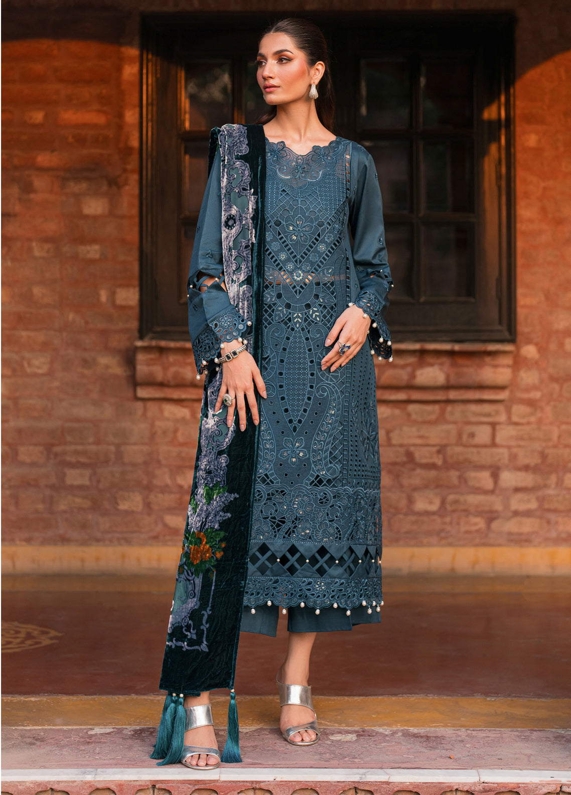 Mahnur Nazakat Winter Unstitched 3-Piece Suit - MNW-06-AVEN